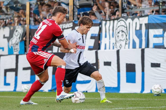 (L-R) Nicolai Remberg (Hamburger SV, 21) im Zweikampf mit Mika Clausen (SC Verl, 21) GER, SC Verl vs. Hamburger SV, Fussball, DFB-Pokal, 1. Runde, Spielzeit 2026 2027, 24.08.2026 DFL Regulations prohibit any use of photographers as image sequences and or quasi-video. GER, SC Verl vs. Hamburger SV, Fussball, DFB-Pokal, 1. Runde, Spielzeit 2026 2027, 24.08.2026 Verl *** L R Nicolai Remberg, Hamburger SV, 21, in a tackle with Mika Clausen, SC Verl, 21, GER, SC Verl vs. Hamburger SV, soccer, DFB Cup, 1st Round, 2026–2027 season, August 24, 2026 DFL regulations prohibit any use of photographers’ images as image sequences and or quasi-video GER, SC Verl vs. Hamburger SV, soccer, DFB Cup, Round 1, 2026–2027 season, August 24, 2026 Verl Copyright: xEibner-Pressefoto JanxRollingerx EP_JSK