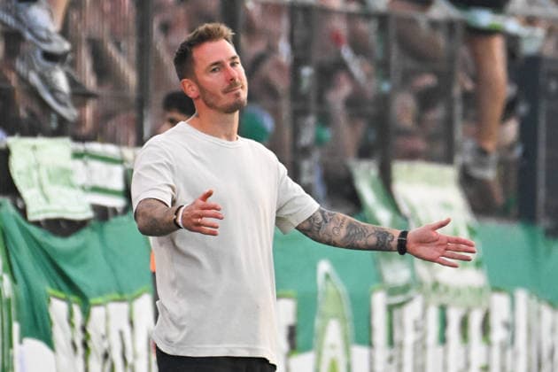24.08.2026, xlakx, Fussball DFB Pokal 1.Runde, VSG Altglienicke - VfL Wolfsburg v.l. Tobias Strobl (VfL Wolfsburg, Trainer) enttaeuscht, schaut enttaeuscht, niedergeschlagen, disappointed (DFL DFB REGULATIONS PROHIBIT ANY USE OF PHOTOGRAPHS as IMAGE SEQUENCES and or QUASI-VIDEO) Berlin *** August 24, 2026, xlakx, Soccer DFB Cup 1st Round, VSG Altglienicke vs. VfL Wolfsburg, Tobias Strobl (VfL Wolfsburg), Coach looks disappointed, appears disappointed, dejected, disappointed DFL DFB REGULATIONS PROHIBIT ANY USE OF PHOTOGRAPHS as IMAGE SEQUENCES and or QUASI-VIDEO Berlin