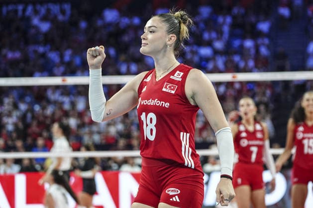 Turkiye v Hungary - CEV EuroVolley 2026 ISTANBUL, TURKIYE - AUGUST 24: Zehra Gunes of Turkiye celebrates after a point during the CEV EuroVolley 2026 Women Group A match between Turkiye and Hungary at Sinan Erdem Sports Hall, on August 24, 2026 in Istanbul, Turkiye. Agit Erdi Ulukaya Anadolu Istanbul Turkey. Editorial use only. Please get in touch for any other usage.  Copyright: x2026xAnadoluxAgitxErdixUlukayax