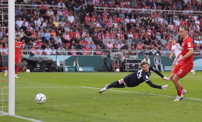 24.08.2026, xblx, Fussball DFB Pokal 1.Runde, Kickers Wuerzburg - 1.FC Köln v.l. Isak Johannesson (1. FC Köln), Goal scored, Tor zum 1:2 Wuerzburg *** August 24, 2026, xblx, Soccer DFB Cup First Round, Kickers Würzburg vs. 1. FC Köln – Isak Johannesson (1. FC Köln), Goal scored, Goal making the score 1–2 in favor of Würzburg