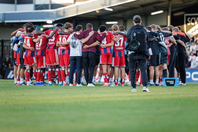 Die Mannschaft von Hamburger SV steht im Mannschaftskreis zusammen GER, SC Verl vs. Hamburger SV, Fussball, DFB-Pokal, 1. Runde, Spielzeit 2026 2027, 24.08.2026 DFL Regulations prohibit any use of photographers as image sequences and or quasi-video. GER, SC Verl vs. Hamburger SV, Fussball, DFB-Pokal, 1. Runde, Spielzeit 2026 2027, 24.08.2026 Verl *** The Hamburger SV team stands together in a huddle GER, SC Verl vs. Hamburger SV, Soccer, DFB Cup, 1st Round, 2026–2027 season, August 24, 2026 DFL regulations prohibit the use of photographs as image sequences and or quasi-video GER, SC Verl vs. Hamburger SV, Soccer, DFB Cup, Round 1, 2026–2027 season, August 24, 2026 Verl Copyright: xEibner-Pressefoto JanxRollingerx EP_JSK