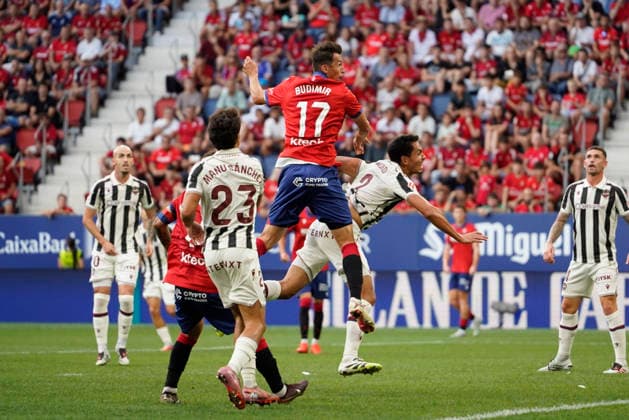 Ante Budimir of CA Osasuna seen during LaLiga EA Sports game between teams of Osasuna CA and Levante UD (Mickael Ducint Ball Raw Images) Pamplona Estadio El Sadar Spain Copyright: xMickaelxDucintx mickaelducint_RealSociedad_ValenciaCF225