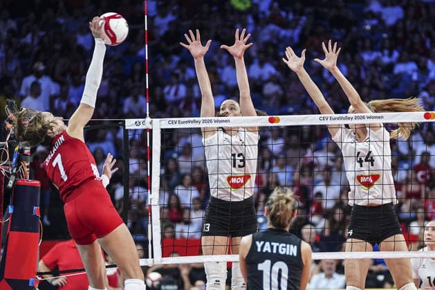 Turkiye v Hungary - CEV EuroVolley 2026 ISTANBUL, TURKIYE - AUGUST 24: Hande Baladin (7) of Turkiye in action against Anett Nemeth (13) of Hungary during the CEV EuroVolley 2026 Women Group A match between Turkiye and Hungary at Sinan Erdem Sports Hall, on August 24, 2026 in Istanbul, Turkiye. Agit Erdi Ulukaya Anadolu Istanbul Turkey. Editorial use only. Please get in touch for any other usage.  Copyright: x2026xAnadoluxAgitxErdixUlukayax