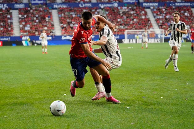 Inigo Arguibide seen during LaLiga EA Sports game between teams of Osasuna CA and Levante UD (Mickael Ducint Ball Raw Images) Pamplona Estadio El Sadar Spain Copyright: xMickaelxDucintx mickaelducint_RealSociedad_ValenciaCF237