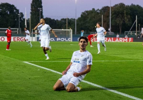 Fußball, Herren, Saison 2026 2027, DFB-Pokal (1. Runde), VSG Altglienicke - VfL Wolfsburg, Mehmet Ibrahimi (VSG Altglienicke), Jubel nach Tor zum 3:2, 24.08.2026, *** Soccer, Men s, 2026–2027 Season, DFB Cup First Round, VSG Altglienicke vs. VfL Wolfsburg, Mehmet Ibrahimi (VSG Altglienicke), Celebrating the 3–2 Goal, August 24, 2026, Copyright: xMatthiasxKochx