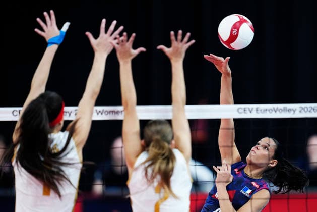 France s Lilou Ratahir during the women s EuroVolley 2026 European Championship, EM, Europameisterschaft pool D match between Montenegro and France at Scandinavium arena in Gothenburg, Sweden, on Aug. 24, 2026. GÖTEBORG SWEDEN x9200x *** France s Lilou Ratahir during the Women s EuroVolley 2026 European Championship Pool D match between Montenegro and France at the Scandinavium Arena in Gothenburg, Sweden, on Aug. 24, 2026 GOTHENBURG SWEDEN x9200x  Copyright: xBjörnxLarssonxRosvall TTx EUROPEAN VOLLEYBALL CHAMPIONSHIP MONTENEGRO - FRANCE