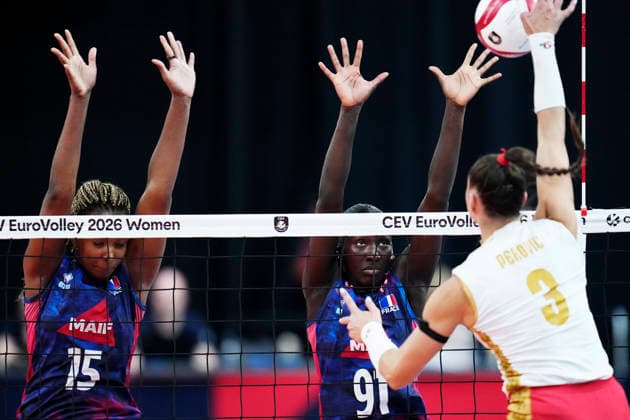 France s Amandha Marine Sylves and Halimatou Bah during the women s EuroVolley 2026 European Championship, EM, Europameisterschaft pool D match between Montenegro and France at Scandinavium arena in Gothenburg, Sweden, on Aug. 24, 2026. GÖTEBORG SWEDEN x9200x *** France s Amandha Marine Sylves and Halimatou Bah during the Women s EuroVolley 2026 European Championship Pool D match between Montenegro and France at the Scandinavium Arena in Gothenburg, Sweden, on Aug. 24, 2026 GOTHENBURG SWEDEN x9200x  Copyright: xBjörnxLarssonxRosvall TTx EUROPEAN VOLLEYBALL CHAMPIONSHIP MONTENEGRO - FRANCE