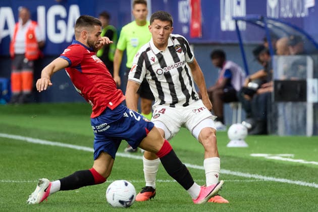 LaLiga EASports: CA Osasuna vs Levante UD Arguibide of Osasuna and Thiago of Levante UD during match LaLiga EA Sports between CA Osasuna and Levante UD played at El Sadar stadium in Pamplona (Spain) on Aug 24 2026 *** LaLiga EA Sports: CA Osasuna vs. Levante UD—Arguibide of Osasuna and Thiago of Levante UD during the LaLiga EA Sports match between CA Osasuna and Levante UD, played at El Sadar Stadium in Pamplona, Spain, on Aug. 24, 2026 Copyright: xInigoxAlzugarayx xAgenciaxLOFx