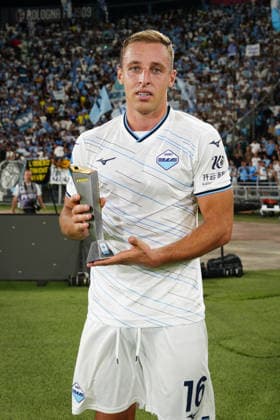 Lazio™s Davide Frattesi Panini Player of the match at the end of the Serie A soccer match between Bologna and Lazio at the Renato Dall™Ara Stadium in Bologna, north Italy - Monday, August 24, 2026 -  Copyright: xMassimoxPaolone LaPressex