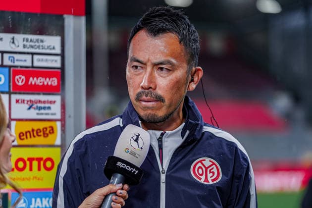 Deutschland: Fussball Saison 2026 2027 , Google Pixel Frauen-Bundesliga , 1. FSV Mainz 05 Frauen vs. SV Werder Bremen Frauen - Bruchwegstadion (Mainz) : Takashi Yamashita (Trainer, 1. FSV Mainz 05 Frauen) Interview, Gespräch, Portraitfoto, Portrait, Einzelaufnahme, Porträt, Mimik, Gesichtsausdruck Mainz Bruchwegstadion Deutschland Germany *** Germany Soccer Season 2026–2027, Google Pixel Women s Bundesliga, 1 FSV Mainz 05 Women vs. SV Werder Bremen Women, Bruchwegstadion, Mainz; Takashi Yamashita, Coach; 1 FSV Mainz 05 Women Interview, Conversation, Portrait Photo, Portrait, Close-up, Facial Expressions, Mainz, Bruchwegstadion, Germany Copyright: xBennetxLongx