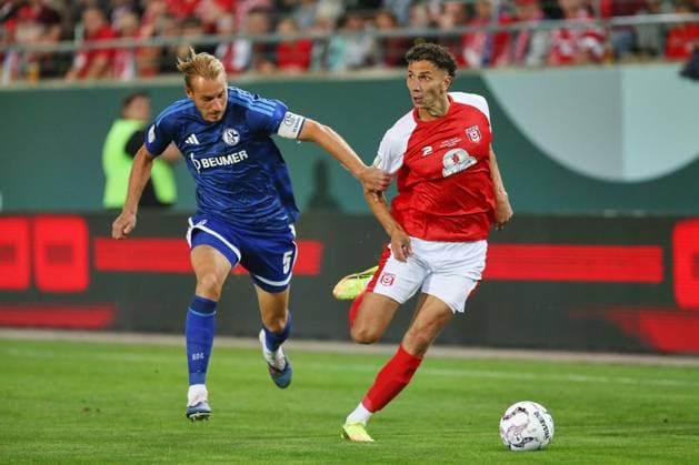 Football, DFB Cup, Hallescher FC v FC Schalke 04