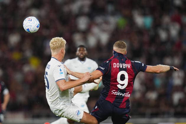 Bologna™s Artem Dovbyk fights for the ball with Lazio™s Oliver Provstgaard during the Serie A soccer match between Bologna and Lazio at the Renato Dall™Ara Stadium in Bologna, north Italy - Monday, August 24, 2026 -  Copyright: xMassimoxPaolone LaPressex