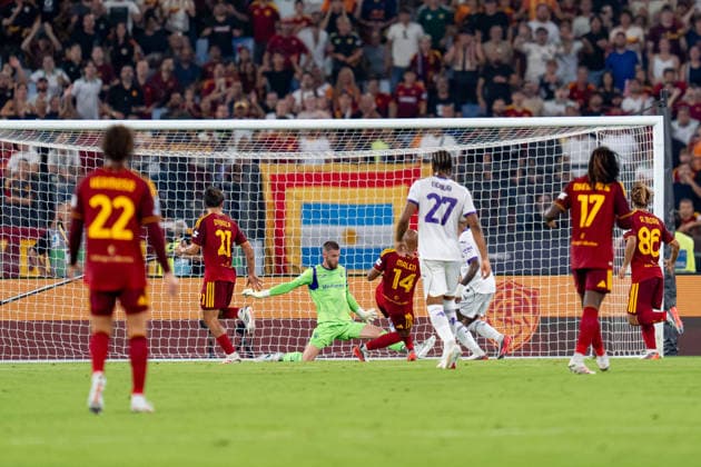 AS Roma v ACF Fiorentina - Serie A Enilive Donyell Malen of AS Roma scores first goal during the Serie A Enilive match between AS Roma and ACF Fiorentina at Olympic Stadium on August 24, 2026 in Rome, Italy Rome Olympic Stadium Lazio Italy Copyright: xGiuseppexMaffiax 260824SerieA_Roma-Fiorentina_GM_06209