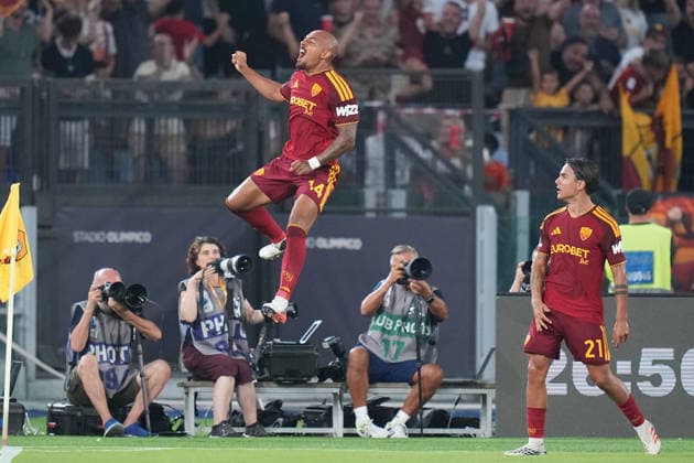 Roma™s Donyell Malen celebrates after scoring during the Serie A EniLive soccer match between Roma and Fiorentina at the Rome s Olympic stadium, Italy - Monday August 24, 2026 - Soccer ( Photo by Alfredo Falcone LaPresse )  Copyright: xAlfredoxFalcone LaPressex