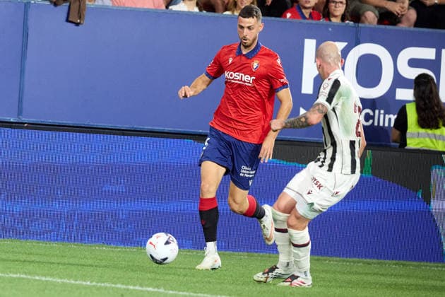 LaLiga EASports: CA Osasuna vs Levante UD Raul Garcia of Osasuna and Oriol Rey of Levante UD during match LaLiga EA Sports between CA Osasuna and Levante UD played at El Sadar stadium in Pamplona (Spain) on Aug 24 2026 *** LaLiga EA Sports: CA Osasuna vs. Levante UD—Raúl García of Osasuna and Oriol Rey of Levante UD during the LaLiga EA Sports match between CA Osasuna and Levante UD, played at El Sadar Stadium in Pamplona, Spain, on Aug. 24, 2026 Copyright: xInigoxAlzugarayx xAgenciaxLOFx