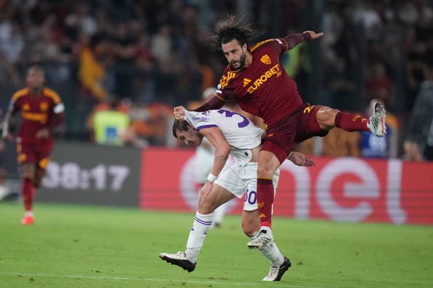 Fiorentina s Franco Mastantuono Roma™s Mario Hermoso during the Serie A EniLive soccer match between Roma and Fiorentina at the Rome s Olympic stadium, Italy - Monday August 24, 2026 - Soccer ( Photo by Alfredo Falcone LaPresse )  Copyright: xAlfredoxFalcone LaPressex