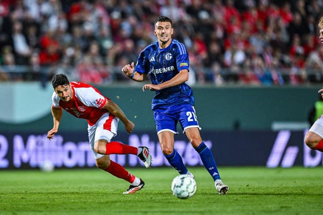 24.08.2026, Fussball, Saison 2026 2027, DFB-Pokal, Hallescher FC - FC Schalke 04, Dejan Ljubicic (FC Schalke 04) xRHR-FOTO YYx *** August 24, 2026, Soccer, 2026–2027 Season, DFB Cup, Hallescher FC vs. FC Schalke 04, Dejan Ljubicic, FC Schalke 04 xRHR PHOTO YYx Copyright: KROEGER RHR-FOTOx RHR-FOTO YY