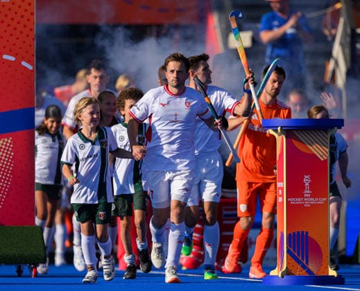 Hockey World Cup Day Ten England captain Zach Wallace leads the team on to the field for the match against Netherlands in Pool E of the 2026 FIH Hockey World Cup at Wagener Stadium, Amstelveen 24 08 2026 UK Newspapers OUT Copyright: xGraemexWilcocksonx FIL-23822-0079