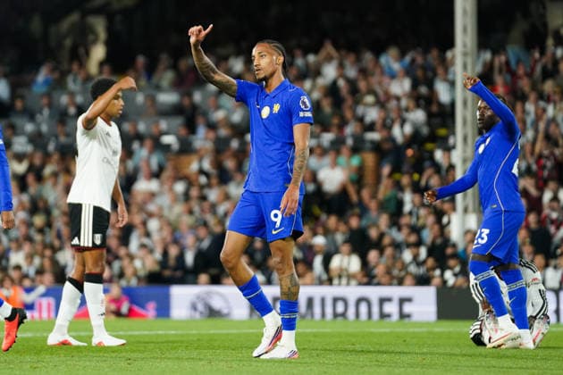 Fulham v Chelsea, Premier League Joao Pedro of Chelsea shaking his finger at the linesman after ruling his goal out for offside during the Fulham v Chelsea Premier League match at Craven Cottage, London, England on 24 August 2026 Credit: Dylan Hepworth Every Second Media Editorial use only. All images are copyright Every Second Media Limited. No images may be reproduced without prior permission. All rights reserved. Premier League and Football League images are subject to licensing agreements with Football DataCo Limited. see https: www.football-dataco.com Copyright: xIMAGO EveryxSecondxMediax ESM-2111-0088 DylanxHepworthx xEveryxSecondxMediax
