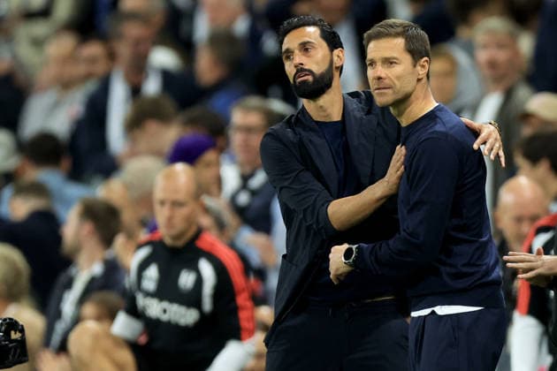 Fulham v Chelsea FC - Premier League 2026 27 Alvaro Arbeloa, Manager of Fulham and Xabi Alonso, Head Coach of Chelsea on the side line after the Premier League 2026 27 match between Fulham and Chelsea FC at Craven Cottage on August 24, 2026 in London, England. WARNING! This Photograph May Only Be Used For Newspaper And Or Magazine Editorial Purposes. May Not Be Used For Publications Involving 1 player, 1 Club Or 1 Competition Without Written Authorisation From Football DataCo Ltd. For Any Queries, Please Contact Football DataCo Ltd on +44 (0) 207 864 9121 London Craven Cottage England United Kingdom Copyright: xAllstarxPicturexLibraryxLtdx