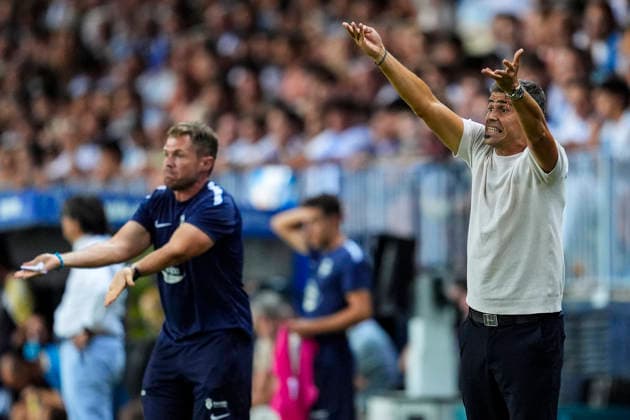 August 24, 2026, Malaga, Malaga, Spain: Antonio Hidalgo, head coach of RC Deportivo, gestures during the Spanish league, LaLiga EA Sports, football match played between Malaga CF and RC Deportivo at La Rosaleda stadium on August 24, 2026, in Malaga, Spain. Malaga Spain - ZUMAa181 20260824_zaa_a181_164 Copyright: xJoaquinxCorcherox