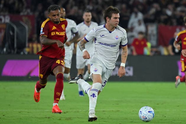 Soccer, Serie A match , Roma v Fiorentina Wesley Franca of Roma, Franco Mastantuono of Fiorentina during the Serie A match between Roma v Fiorentina at Olympic stadium. Rome (Italy), August 24th, 2026 Imago-Images Emmefoto Copyright: xImago-Images Emmefotox