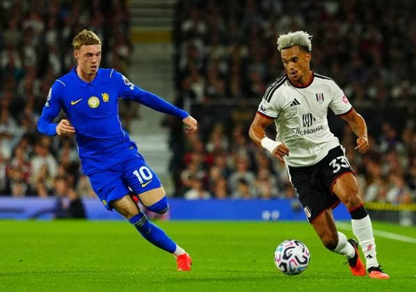 Antonee Robinson of Fulham and Cole Palmer of Chelsea Fulham v Chelsea, Premier League Football, Football, Craven Cottage, London, UK - 24 Aug 2026London Craven Cottage United Kingdom EDITORIAL USE ONLY No use with unauthorised audio, video, data, fixture lists, club league logos or live services. Online in-match use limited to 120 images, no video emulation. No use in betting, games or single club league player publications.  Copyright: xJavierxGarcia Shutterstockx 17114735cu