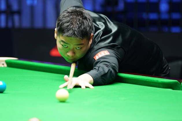 WUHAN, CHINA - AUGUST 25: Pang Junxu of China plays a shot in the third round match against Shaun Murphy of England on day 3 of Wuhan Open 2026 at the Optics Valley Gymnasium of Huazhong University of Science and Technology on August 25, 2026 in Wuhan, Hubei Province of China.  Copyright: xTaixChengzhex 111662031002