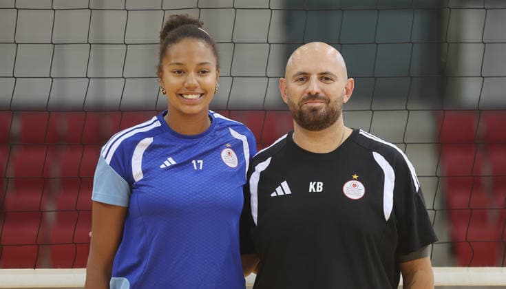 Stuttgart , DEKRA 1. Bundesliga Frauen Volleyball Trainingsauftakt Allianz MTV Stuttgart , von links: Zoe Neboh Konstantin Bitter *** Stuttgart, DEKRA 1 Bundesliga Women s Volleyball: Start of Training for Allianz MTV Stuttgart; from left: Zoe Neboh, Konstantin Bitter