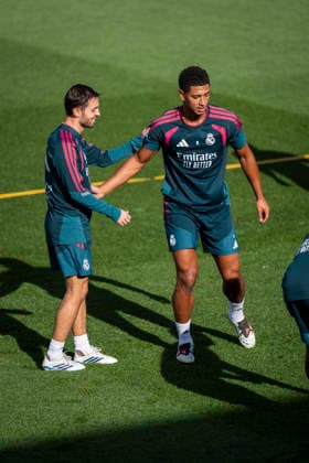 Real Madrid training session Players of Real Madrid CF (from L to R) Bernardo Silva, Jude Bellingham during the training session ahead of their LaLiga EA Sports football match against Real Sociedad at Ciudad Real Madrid on August 25, 2026 in Madrid, Spain. Madrid Ciudad Real Madrid Madrid Spain Copyright: xAlbertoxGardinx AGardin_20260825_Foot_Rea_Mad_Tra_0105