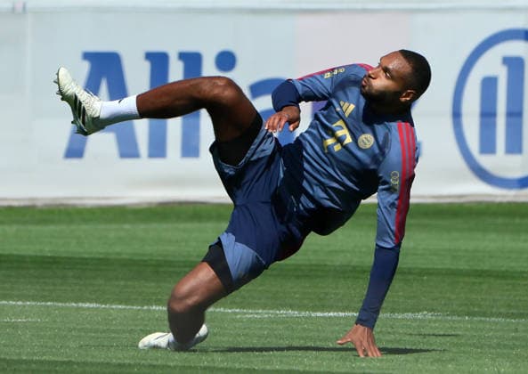 24.08.2026, FC Bayern Training, Fussball Muenchen, im Bild: Jonathan Tah (FC Bayern Muenchen) *** August 24, 2026, FC Bayern Training, Soccer, Munich, Pictured: Jonathan Tah, FC Bayern Munich