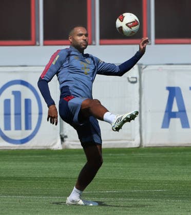 24.08.2026, FC Bayern Training, Fussball Muenchen, im Bild: Jonathan Tah (FC Bayern Muenchen) *** August 24, 2026, FC Bayern Training, Soccer, Munich, Pictured: Jonathan Tah, FC Bayern Munich