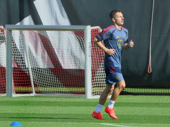 24.08.2026, FC Bayern Training, Fussball Muenchen, im Bild: Bryan Zaragoza (FC Bayern Muenchen) *** August 24, 2026, FC Bayern Training, Soccer, Munich, Pictured: Bryan Zaragoza, FC Bayern Munich