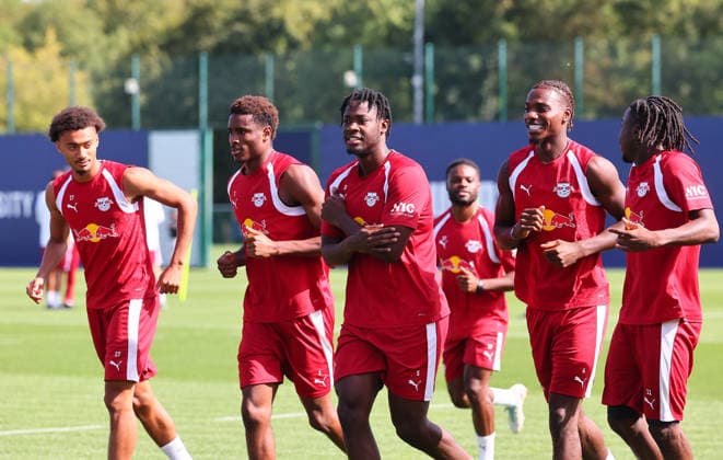RB Leipzig - Training Bundesliga Leipzig, 25.08.2026, Trainingszentrum Cottaweg, Fußball Bundesliga , RB LEIPZIG - Training, Saisonvorbereitung zur Saison 2026 27 , Im Bild v.l.: Tidiam Gomis, Abdoul Kone, El Chadaille Bitshiabu, Ezechiel Banzuzi und Johan Bakayoko , *** RB Leipzig Training, Bundesliga, Leipzig, August 25, 2026, Cottaweg Training Center, Bundesliga Soccer, RB LEIPZIG Training, Preseason for the 2026–27 Season, Pictured, from left to right: Tidiam Gomis, Abdoul Kone, El Chadaille Bitshiabu, Ezechiel Banzuzi, and Johan Bakayoko, Picture Point