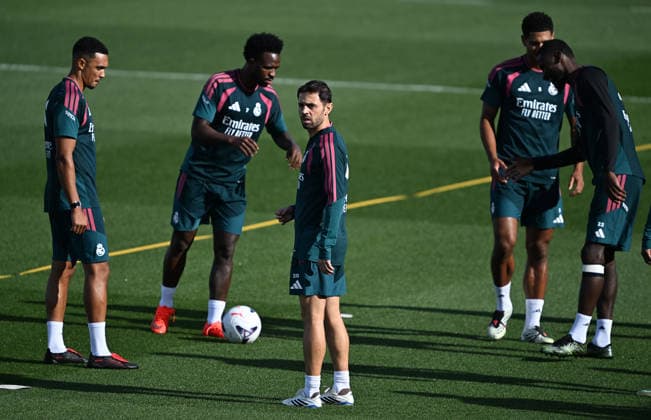 Real Madrid s training session MADRID, SPAIN - AUGUST 25: (L-R) Trent Alexander-Arnold, Vinicius Junior, Bernardo Silva, Jude Bellingham and Antonio Rudiger of Real Madrid take part in a training session at the club s Valdebebas training facilities ahead of their La Liga match against Real Sociedad, on August 25, 2026 in Madrid, Spain. Burak Akbulut Anadolu Madrid Spain. Editorial use only. Please get in touch for any other usage.  Copyright: x2026xAnadoluxBurakxAkbulutx