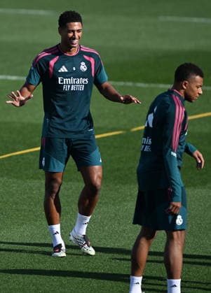 Real Madrid s training session MADRID, SPAIN - AUGUST 25: Kylian Mbappe (R) and Jude Bellingham (L) of Real Madrid take part in a training session at the club s Valdebebas training facilities ahead of their La Liga match against Real Sociedad, on August 25, 2026 in Madrid, Spain. Burak Akbulut Anadolu Madrid Spain. Editorial use only. Please get in touch for any other usage.  Copyright: x2026xAnadoluxBurakxAkbulutx