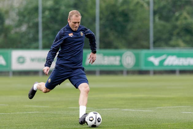 SOCCER - UEFA ECL, Rapid vs Hearts VIENNA,AUSTRIA,25.AUG.26 - SOCCER - UEFA Conference League, play-off, SK Rapid Wien vs Heart of Midlothian FC, preview, training Rapid. Image shows head coach Johannes Hoff Thorup (Rapid).  GEPAxpictures xArminxRauthner