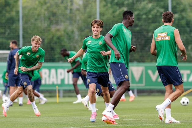 SOCCER - UEFA ECL, Rapid vs Hearts VIENNA,AUSTRIA,25.AUG.26 - SOCCER - UEFA Conference League, play-off, SK Rapid Wien vs Heart of Midlothian FC, preview, training Rapid. Image shows Bendeguz Bolla, Nicolas Bajlicz and Ange Ahoussou (Rapid).  GEPAxpictures xArminxRauthner