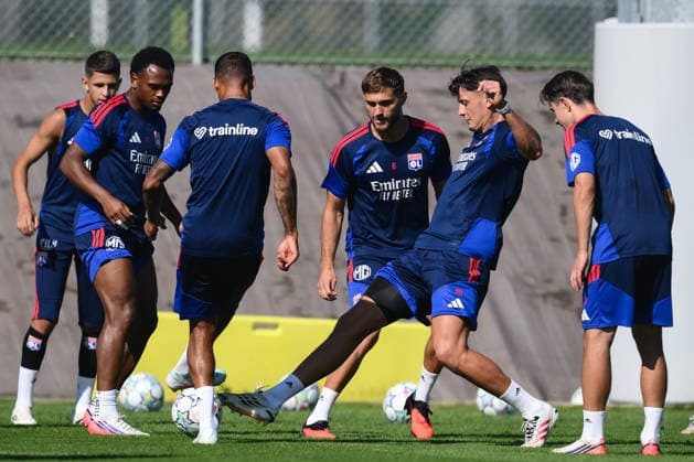 Ahead of Olympique Lyonnais v Fenerbahce- UEFA Champions League LYON, FRANCE - AUGUST 25: Olympique Lyon players take part in their final training session at the club s training facilities in Lyon, France, on August 25, 2026, ahead of their UEFA Champions League play-off second-leg match against Fenerbahce. Arif Hudaverdi Yaman Anadolu Lyon France. Editorial use only. Please get in touch for any other usage.  Copyright: x2026xAnadoluxArifxHudaverdixYamanx