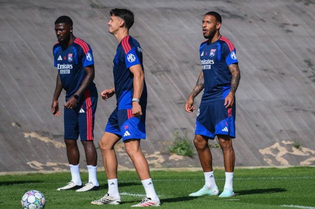 Ahead of Olympique Lyonnais v Fenerbahce- UEFA Champions League LYON, FRANCE - AUGUST 25: Olympique Lyon players take part in their final training session at the club s training facilities in Lyon, France, on August 25, 2026, ahead of their UEFA Champions League play-off second-leg match against Fenerbahce. Arif Hüdaverdi Yaman Anadolu Lyon France. Editorial use only. Please get in touch for any other usage.  Copyright: x2026xAnadoluxArifxHüdaverdixYamanx
