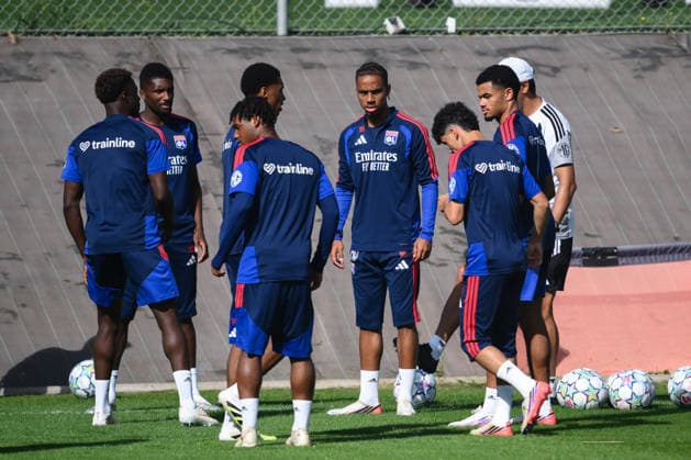 Ahead of Olympique Lyonnais v Fenerbahce- UEFA Champions League LYON, FRANCE - AUGUST 25: Olympique Lyon players take part in their final training session at the club s training facilities in Lyon, France, on August 25, 2026, ahead of their UEFA Champions League play-off second-leg match against Fenerbahce. Arif Hüdaverdi Yaman Anadolu Lyon France. Editorial use only. Please get in touch for any other usage.  Copyright: x2026xAnadoluxArifxHüdaverdixYamanx