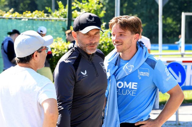 25.08.2026, DEU GER, Fussball , 2.Fussballbundesliga, Saison 2026 2027, Sportforum, Hertha BSC, Training Mads Pedersen ( Hertha BSC Berlin 66 ), Cheftrainer Stefan Leitl ( Hertha BSC Berlin ) 2. Liga: DFB DFL regulations prohibit any use of photographs as image sequences and or quasi-video) Berlin Sportforum Berlin Deutschland *** August 25, 2026, Germany, Soccer, 2. Bundesliga, 2026–2027 season, Sportforum, Hertha BSC, Mads Pedersen training with Hertha BSC Berlin 66, Head Coach Stefan Leitl, Hertha BSC Berlin, 2nd Division. DFB and DFL regulations prohibit any use of photographs as image sequences and or quasi-video. Berlin Sportforum, Berlin, Germany Copyright: xNordphotox xEnglerx