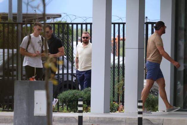 EXCLUSIVE Dominik Livakovic departs for Barcelona EXCLUSIVE Croatian goalkeeper Dominik Livakovic is seen with his football agent Andy Bara at Zagreb Airport on August 25, 2026. as he departs for Barcelona to complete the final stages of his move to the club.  SanjinxStrukic PIXSELL