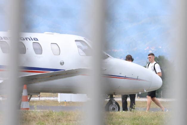 EXCLUSIVE Dominik Livakovic departs for Barcelona EXCLUSIVE Croatian goalkeeper Dominik Livakovic is seen at Zagreb Airport on August 25, 2026. as he departs for Barcelona to complete the final stages of his move to the club.  SanjinxStrukic PIXSELL