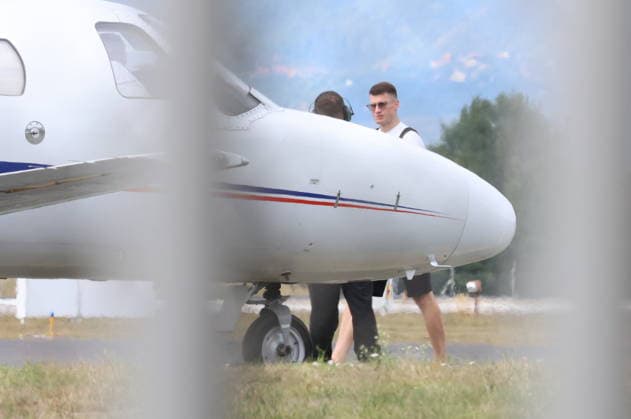 EXCLUSIVE Dominik Livakovic departs for Barcelona EXCLUSIVE Croatian goalkeeper Dominik Livakovic is seen at Zagreb Airport on August 25, 2026. as he departs for Barcelona to complete the final stages of his move to the club.  SanjinxStrukic PIXSELL