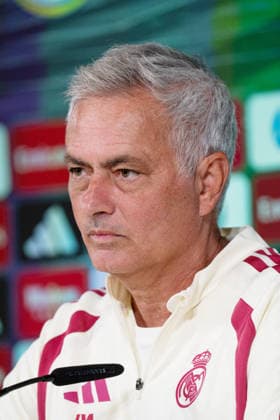 ESP: Jose Mourinho coach Real Madrid attends to a press conference, PK, Pressekonferenz Jose Mourinho, head coach of Real Madrid, attends his press conference, PK, Pressekonferenz during the training day of Real Madrid ahead the Spanish League, LaLiga EA Sports, football match against Real Sociedad at Ciudad Deportiva Real Madrid in Valdebebas, Madrid, on August 25, 2026, Spain *** ESP Jose Mourinho, Real Madrid coach, attends a press conference. Jose Mourinho, head coach of Real Madrid, attends his press conference, PK, Pressekonferenz, during Real Madrid s training session ahead of the Spanish League, LaLiga EA Sports, soccer match against Real Sociedad at Real Madrid’s Ciudad Deportiva in Valdebebas, Madrid, on August 25, 2026, Spain Copyright: xAgenciaxLOFx