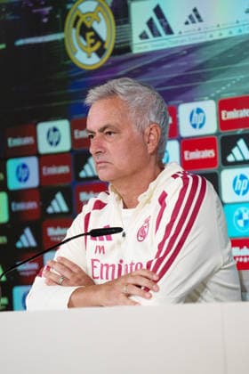 ESP: Jose Mourinho coach Real Madrid attends to a press conference, PK, Pressekonferenz Jose Mourinho, head coach of Real Madrid, attends his press conference, PK, Pressekonferenz during the training day of Real Madrid ahead the Spanish League, LaLiga EA Sports, football match against Real Sociedad at Ciudad Deportiva Real Madrid in Valdebebas, Madrid, on August 25, 2026, Spain *** ESP Jose Mourinho, Real Madrid coach, attends a press conference. Jose Mourinho, head coach of Real Madrid, attends his press conference, PK, Pressekonferenz, during Real Madrid s training session ahead of the Spanish League, LaLiga EA Sports, soccer match against Real Sociedad at Real Madrid’s Ciudad Deportiva in Valdebebas, Madrid, on August 25, 2026, Spain Copyright: xAgenciaxLOFx
