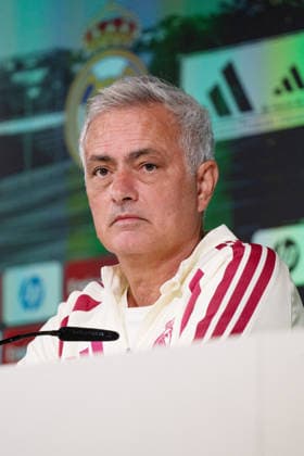 ESP: Jose Mourinho coach Real Madrid attends to a press conference, PK, Pressekonferenz Jose Mourinho, head coach of Real Madrid, attends his press conference, PK, Pressekonferenz during the training day of Real Madrid ahead the Spanish League, LaLiga EA Sports, football match against Real Sociedad at Ciudad Deportiva Real Madrid in Valdebebas, Madrid, on August 25, 2026, Spain *** ESP Jose Mourinho, Real Madrid coach, attends a press conference. Jose Mourinho, head coach of Real Madrid, attends his press conference, PK, Pressekonferenz, during Real Madrid s training session ahead of the Spanish League, LaLiga EA Sports, soccer match against Real Sociedad at Real Madrid’s Ciudad Deportiva in Valdebebas, Madrid, on August 25, 2026, Spain Copyright: xAgenciaxLOFx