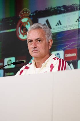 ESP: Jose Mourinho coach Real Madrid attends to a press conference, PK, Pressekonferenz Jose Mourinho, head coach of Real Madrid, attends his press conference, PK, Pressekonferenz during the training day of Real Madrid ahead the Spanish League, LaLiga EA Sports, football match against Real Sociedad at Ciudad Deportiva Real Madrid in Valdebebas, Madrid, on August 25, 2026, Spain *** ESP Jose Mourinho, Real Madrid coach, attends a press conference. Jose Mourinho, head coach of Real Madrid, attends his press conference, PK, Pressekonferenz, during Real Madrid s training session ahead of the Spanish League, LaLiga EA Sports, soccer match against Real Sociedad at Real Madrid’s Ciudad Deportiva in Valdebebas, Madrid, on August 25, 2026, Spain Copyright: xAgenciaxLOFx