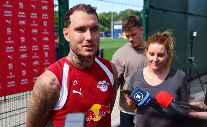 RB Leipzig - Training Bundesliga Leipzig, 25.08.2026, Trainingszentrum Cottaweg, Fußball Bundesliga , RB LEIPZIG - Training, Saisonvorbereitung zur Saison 2026 27 , Im Bild: David Raum (22, RB Leipzig) stand nach dem Training zum Mediengespräch. , *** RB Leipzig Training, Bundesliga, Leipzig, August 25, 2026, Cottaweg Training Center, Soccer, Bundesliga, RB Leipzig Training, Preseason Preparation for the 2026–27 Season, Pictured: David Raum ’22, RB Leipzig held a press conference after training, Picture Point